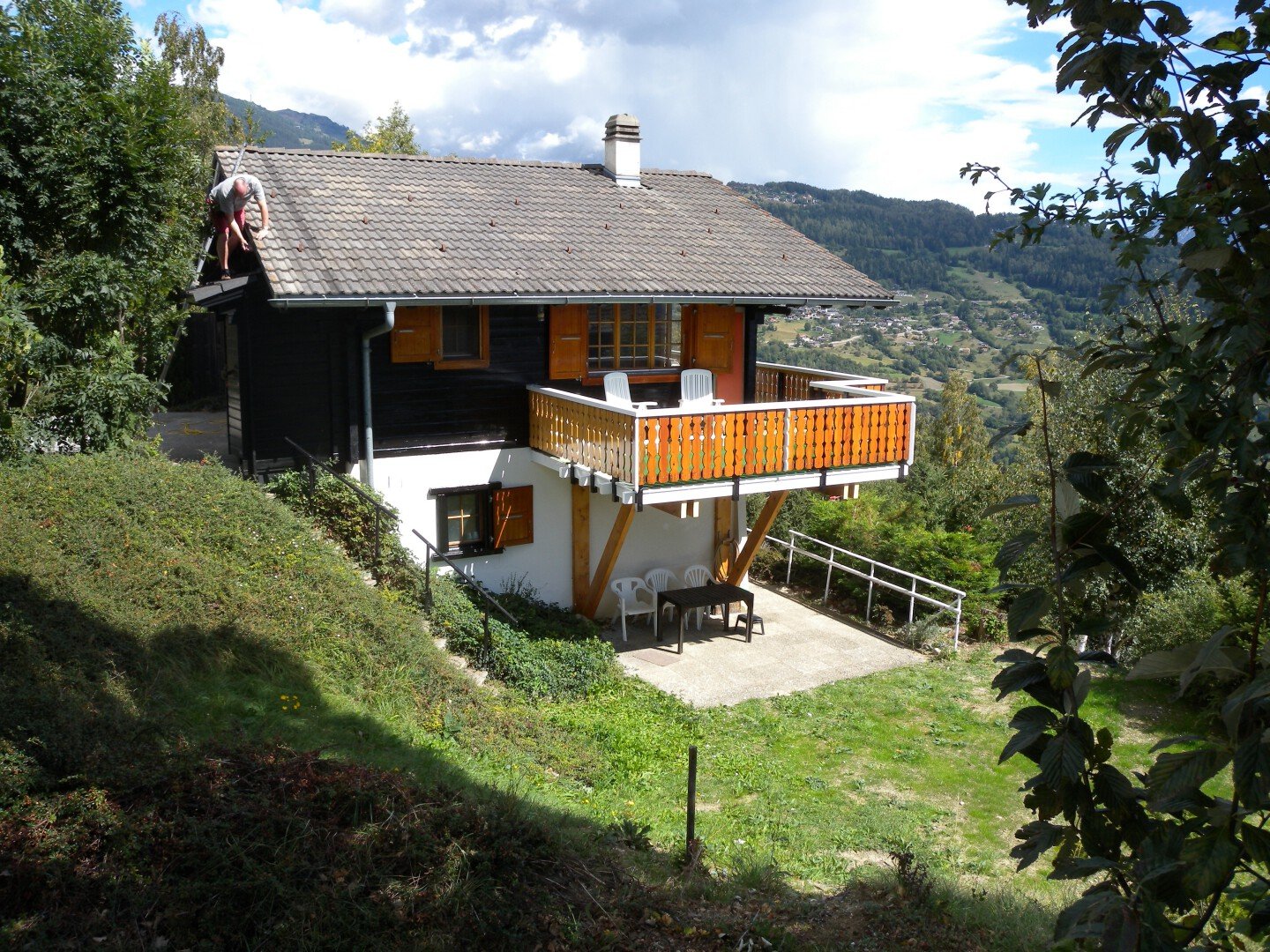 Chalet Oreade is gelegen op 1100 meter hoogte in het franstalige deel van het Wallis of Valais.